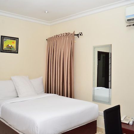 De Rigg Place - Alaka Estate, Surulere Lagos Exterior foto