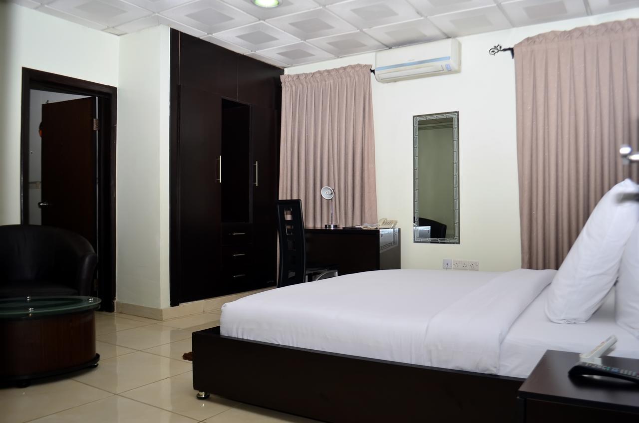 De Rigg Place - Alaka Estate, Surulere Lagos Exterior foto