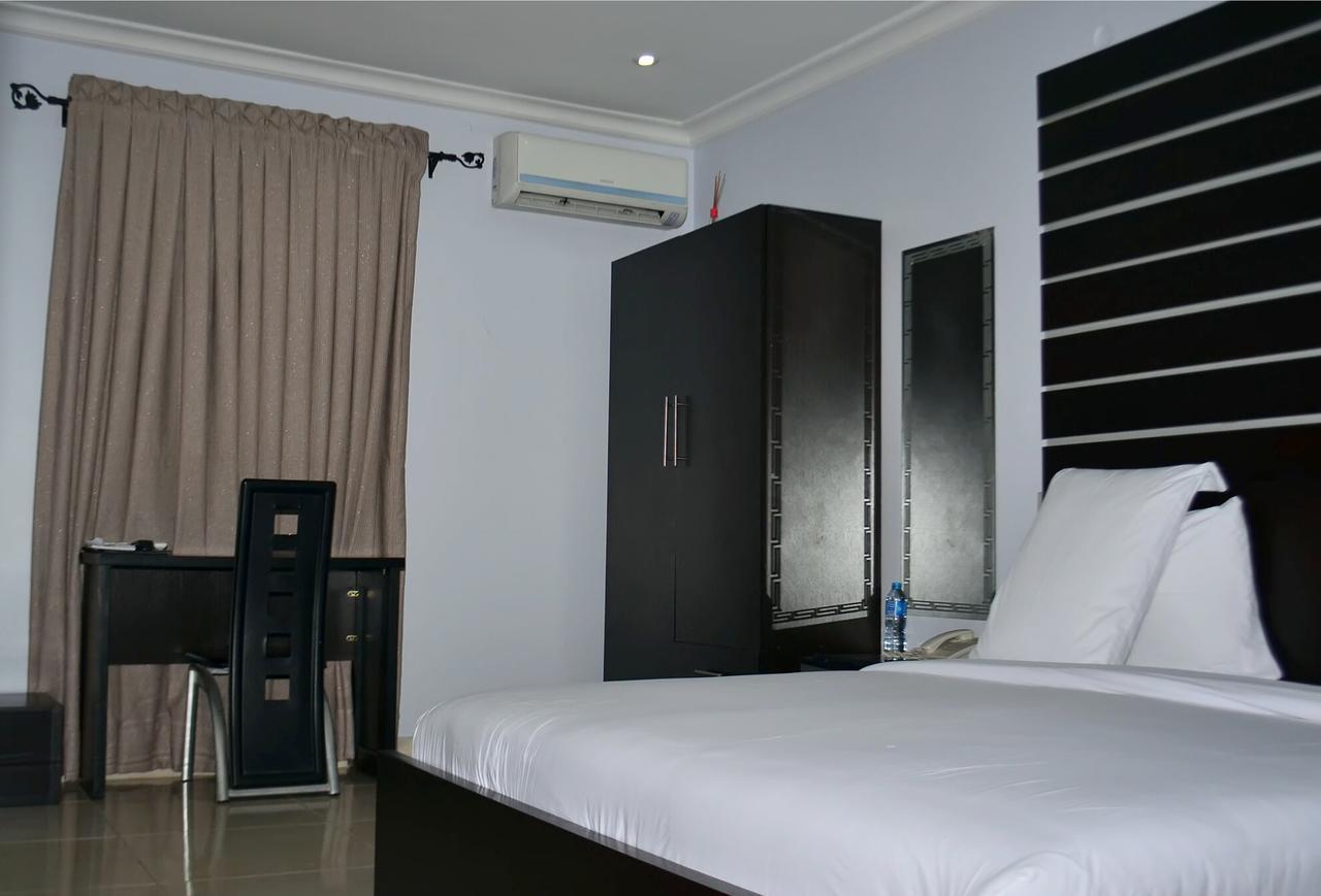 De Rigg Place - Alaka Estate, Surulere Lagos Exterior foto